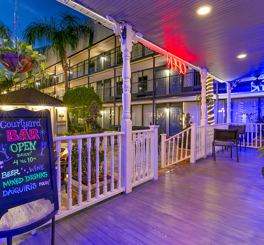 Courtyard Bar